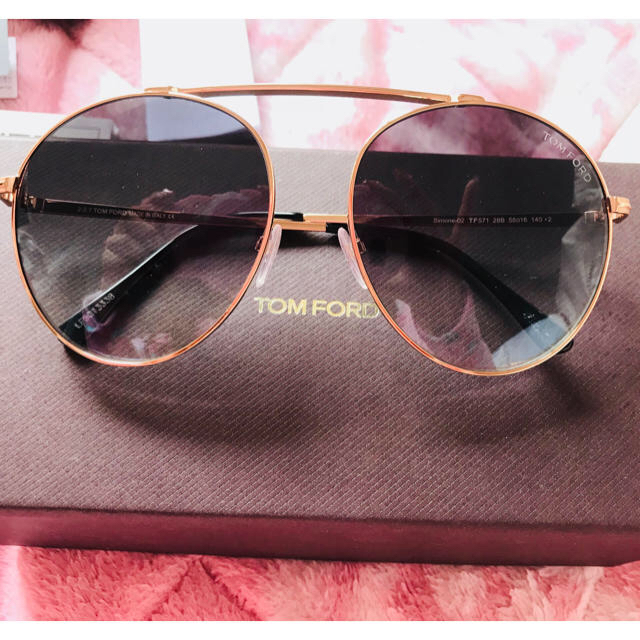 TOM FORD(トムフォード)のトムフォード サングラス レディースのファッション小物(サングラス/メガネ)の商品写真