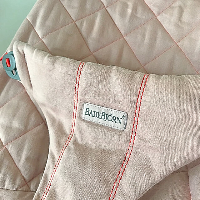 BABYBJORN(ベビービョルン)のベビービョルン バウンサー ピンク キッズ/ベビー/マタニティの寝具/家具(ベビーベッド)の商品写真