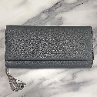 チャールズアンドキース(Charles and Keith)のチャールズアンドキース 長財布 グレー(財布)