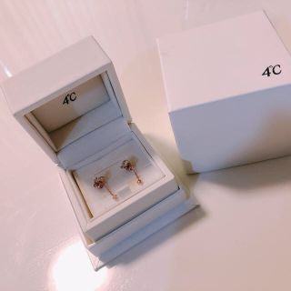 ヨンドシー(4℃)の4°C ピアス(ピアス(両耳用))