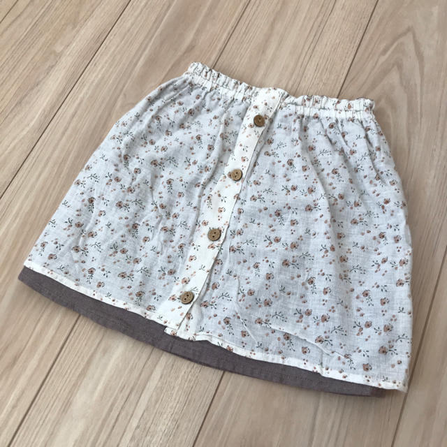 Biquette(ビケット)のビケット  スカート     小花柄  100センチ キッズ/ベビー/マタニティのキッズ服女の子用(90cm~)(スカート)の商品写真