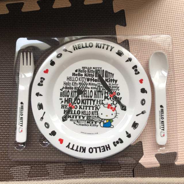 ハローキティ(ハローキティ)のHELLO  KITTY  お皿  フォーク   スプーン キッズ/ベビー/マタニティの授乳/お食事用品(スプーン/フォーク)の商品写真