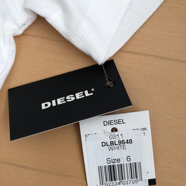 DIESEL(ディーゼル)の新品☆DIESEL ディーゼル 半袖 Tシャツ 白 120 キッズ/ベビー/マタニティのキッズ服男の子用(90cm~)(Tシャツ/カットソー)の商品写真