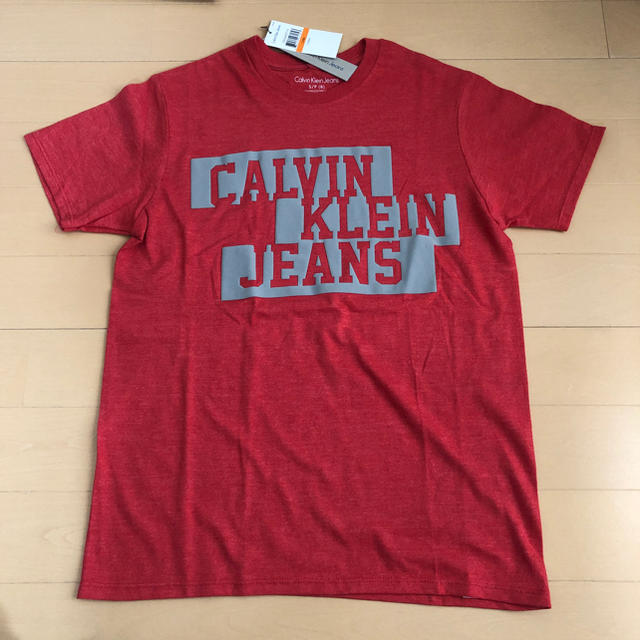 Calvin Klein(カルバンクライン)の新品☆カルバンクライン  140 赤 Tシャツ  ck キッズ/ベビー/マタニティのキッズ服男の子用(90cm~)(Tシャツ/カットソー)の商品写真