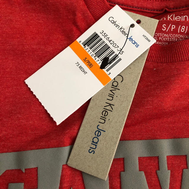 Calvin Klein(カルバンクライン)の新品☆カルバンクライン  140 赤 Tシャツ  ck キッズ/ベビー/マタニティのキッズ服男の子用(90cm~)(Tシャツ/カットソー)の商品写真