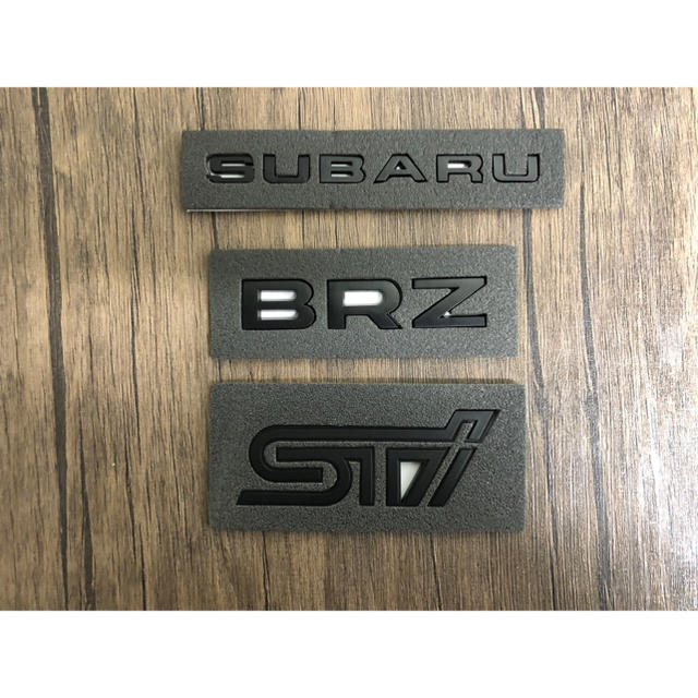 スバル BRZ STI subaru マットブラック エンブレム zc6黒