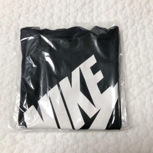 NIKE(ナイキ)の【新品 未使用】NIKE ナイキ Tシャツ キッズ 90 フューチュラ 黒 キッズ/ベビー/マタニティのキッズ服男の子用(90cm~)(Tシャツ/カットソー)の商品写真