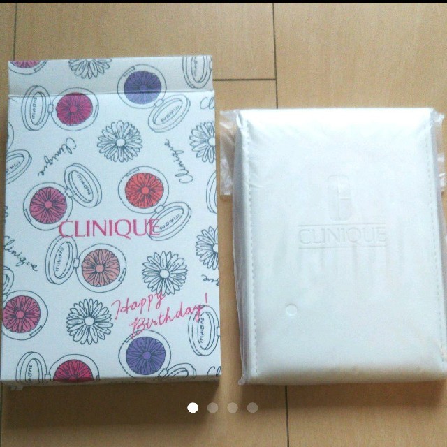 CLINIQUE(クリニーク)のCLINIQUEクリニークミラー コスメ/美容のベースメイク/化粧品(その他)の商品写真