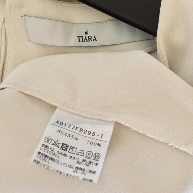 tiara(ティアラ)のTIARA♡プルオーバーシャツ レディースのトップス(シャツ/ブラウス(半袖/袖なし))の商品写真