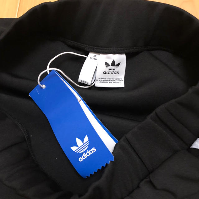 adidas(アディダス)のadidas originals アディダス タイト スカート ひざ丈 膝丈 レディースのスカート(ひざ丈スカート)の商品写真