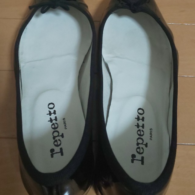 repetto(レペット)の美品☆repetto カミーユ 
エナメル ブラック   39 1/2 レディースの靴/シューズ(バレエシューズ)の商品写真