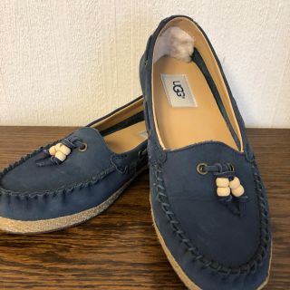 アグ(UGG)の美品✨UGG シュゼット6.5(23.5cm)/ローファー モカシン EMU(ローファー/革靴)