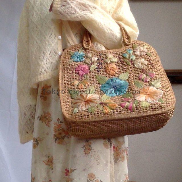 フラワーモチーフ　お花　編み　かご　バッグ　ハンドメイド　一点物　Vintage レディースのバッグ(トートバッグ)の商品写真