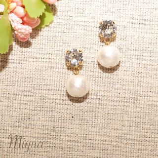 スワロフスキー(SWAROVSKI)のコットンパール×スワロフスキー×チタン(ピアス)