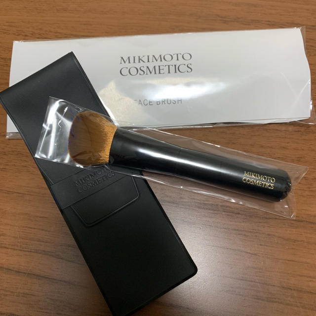 MIKIMOTO(ミキモト)のMIKIMOTO ケース付きフェイスブラシ コスメ/美容のベースメイク/化粧品(その他)の商品写真