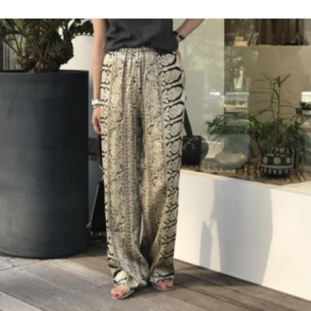 オータムセール ☆新品未使用☆TODAYFUL☆サテンワイドパンツ