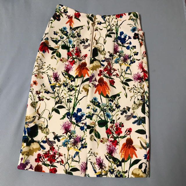 Pinky&Dianne(ピンキーアンドダイアン)のPINKY&DIANNE 花柄 スカート レディースのスカート(ひざ丈スカート)の商品写真