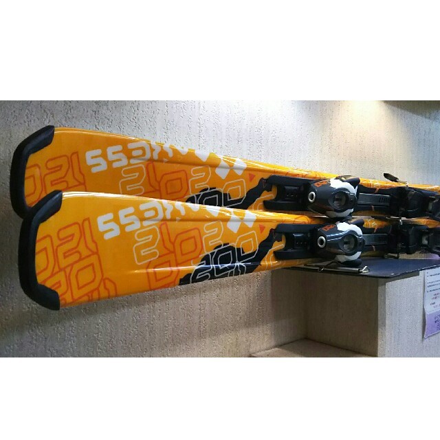 サロモン ツインチップ ショートスキー板
AXESS 120cm