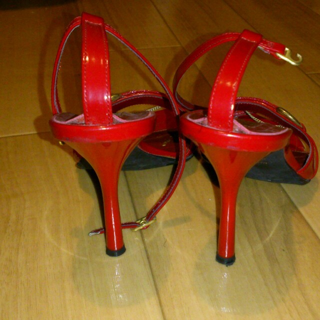 DIANA(ダイアナ)のエナメル赤サンダル レディースの靴/シューズ(サンダル)の商品写真