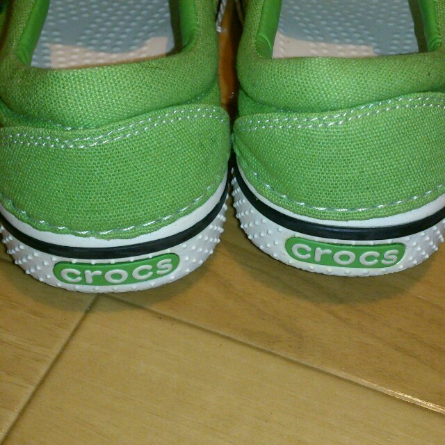 crocs(クロックス)のクロックスグリーン レディースの靴/シューズ(スニーカー)の商品写真