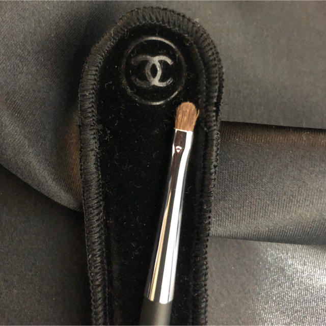 CHANEL(シャネル)のシャネル 14 アイ コントロールブラシ（アイシャドウブラシ）送料込み コスメ/美容のベースメイク/化粧品(その他)の商品写真