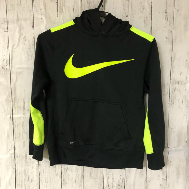 NIKE(ナイキ)のナイキ パーカー キッズ/ベビー/マタニティのキッズ服男の子用(90cm~)(ジャケット/上着)の商品写真