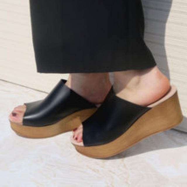 Calzanor(カルザノール)のBONTRE 新品未使用 レザーウェッジソールサボサンダル レディースの靴/シューズ(サンダル)の商品写真