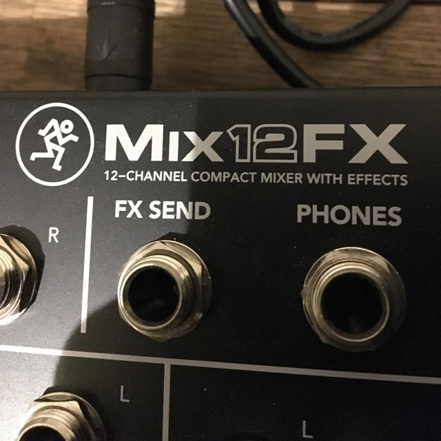 ミキサー MIX 12 FX  mackie 楽器のレコーディング/PA機器(ミキサー)の商品写真