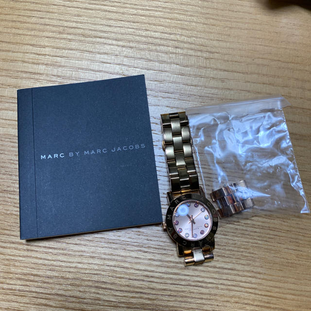 MARC BY MARC JACOBS(マークバイマークジェイコブス)のピンクゴールドストーン腕時計 レディースのファッション小物(腕時計)の商品写真