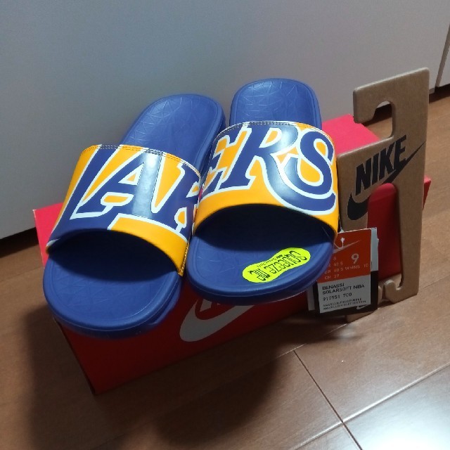 本物の NIKE スリッパ ベナッシ NBA us10 レイカーズ メンズ 本物の NIKE スリッパ ベナッシ NBA us10 レイカーズ メンズ
