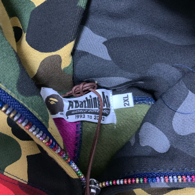 A BATHING APE(アベイシングエイプ)の希少2XL新品！19ss  BAPEミックスカモクレイジーシャークパーカー メンズのトップス(パーカー)の商品写真