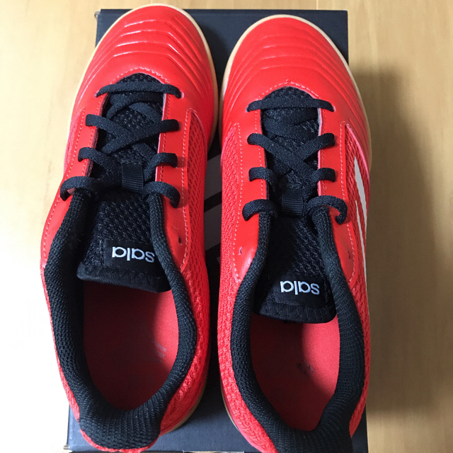 adidas(アディダス)のadidas フットサルシューズ スポーツ/アウトドアのサッカー/フットサル(その他)の商品写真