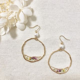 お花畑の大ぶりフープピアス/イヤリング(ピアス)