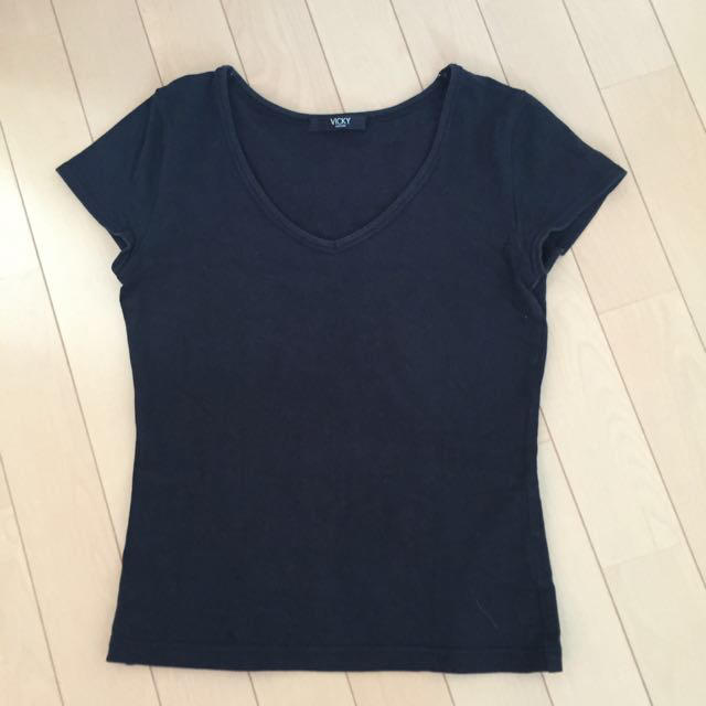 VICKY(ビッキー)のVICKY 黒Tシャツ レディースのトップス(Tシャツ(半袖/袖なし))の商品写真