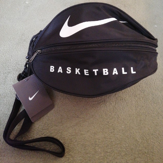 NIKE(ナイキ)のナイキ Nike バスケットボールケース  ショルダーバッグ スポーツ/アウトドアのスポーツ/アウトドア その他(バスケットボール)の商品写真