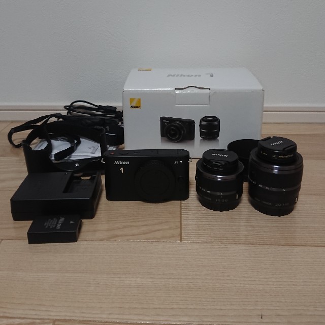 Nikon1 J1 ダブルズームキットミラーレス一眼