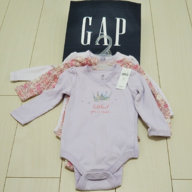 babyGAP(ベビーギャップ)のbabyGAP　ロンパース　70 キッズ/ベビー/マタニティのベビー服(~85cm)(ロンパース)の商品写真