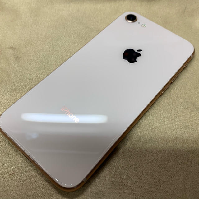 iPhone(アイフォーン)のiPhone 8 64GB Gold SoftBank SIMフリー スマホ/家電/カメラのスマートフォン/携帯電話(スマートフォン本体)の商品写真