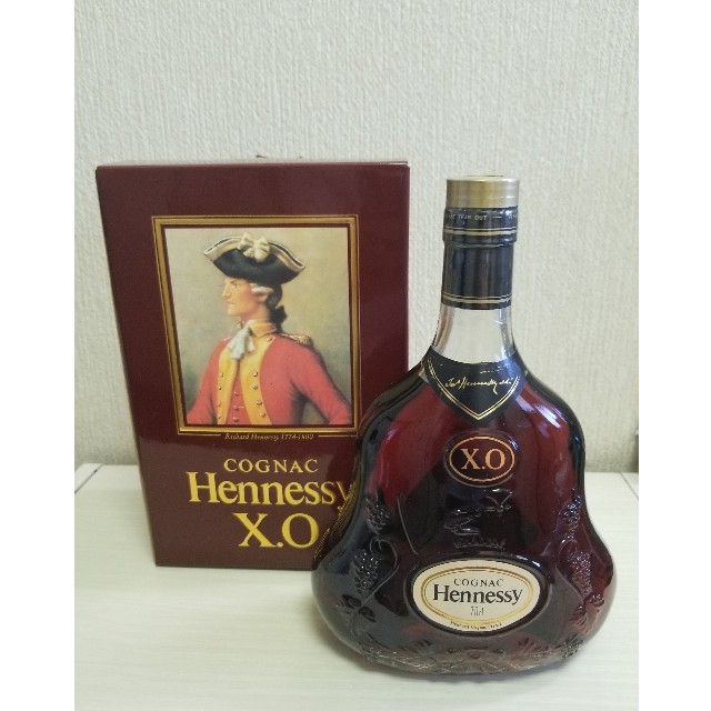  ※専用【古酒　未開封】ヘネシー X.O 金キャップ 700ml   食品/飲料/酒の酒(ウイスキー)の商品写真