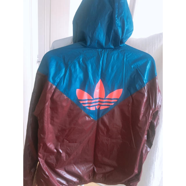 adidas(アディダス)のアディダス ウィンドブレーカー レディースのジャケット/アウター(ナイロンジャケット)の商品写真