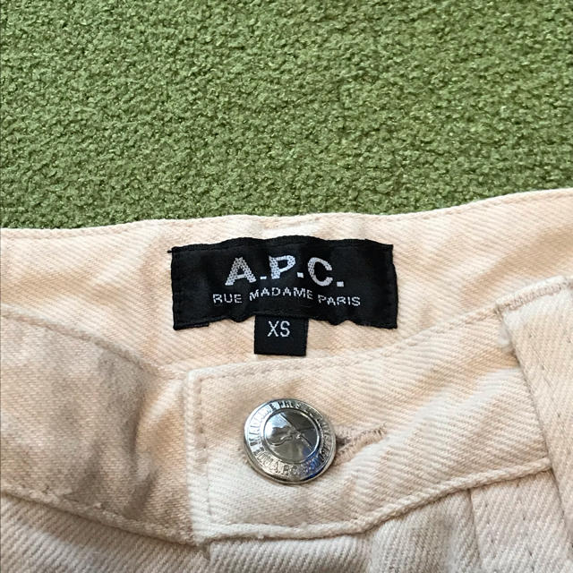 A.P.C(アーペーセー)のA.P.Cデニムショートパンツ☆アーペーセー☆XS レディースのパンツ(デニム/ジーンズ)の商品写真