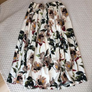 ザラ(ZARA)のZARA 花柄スカート(ロングスカート)