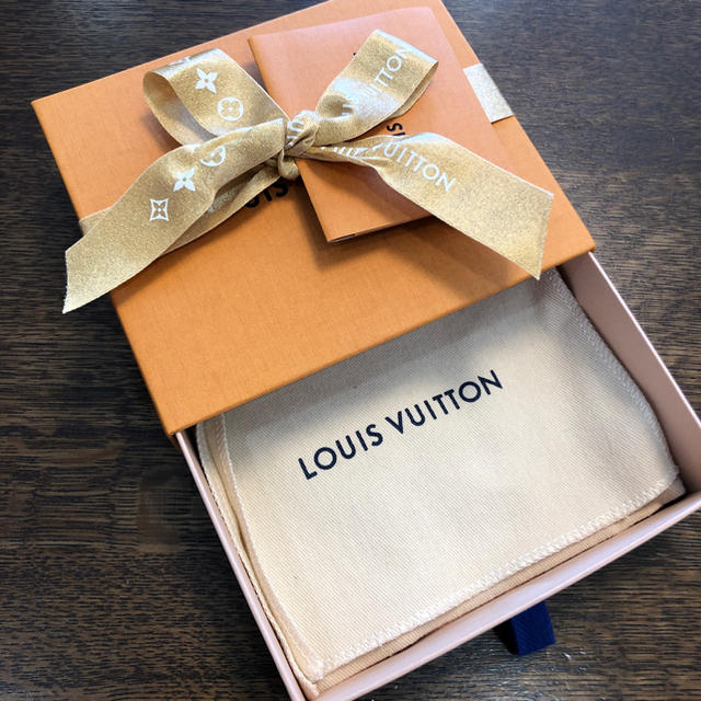 LOUIS VUITTON(ルイヴィトン)のLOUIS VUITTON クリスマス限定 空箱 2個セット レディースのバッグ(ショップ袋)の商品写真