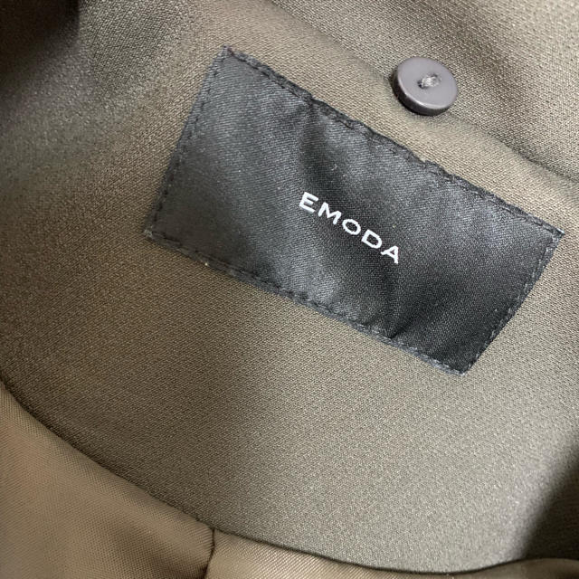 EMODA(エモダ)のEMODAトレンチコート レディースのジャケット/アウター(トレンチコート)の商品写真