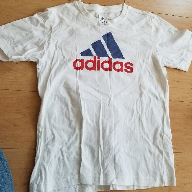 adidas(アディダス)の150㎝　白T adidas キッズ/ベビー/マタニティのキッズ服男の子用(90cm~)(Tシャツ/カットソー)の商品写真