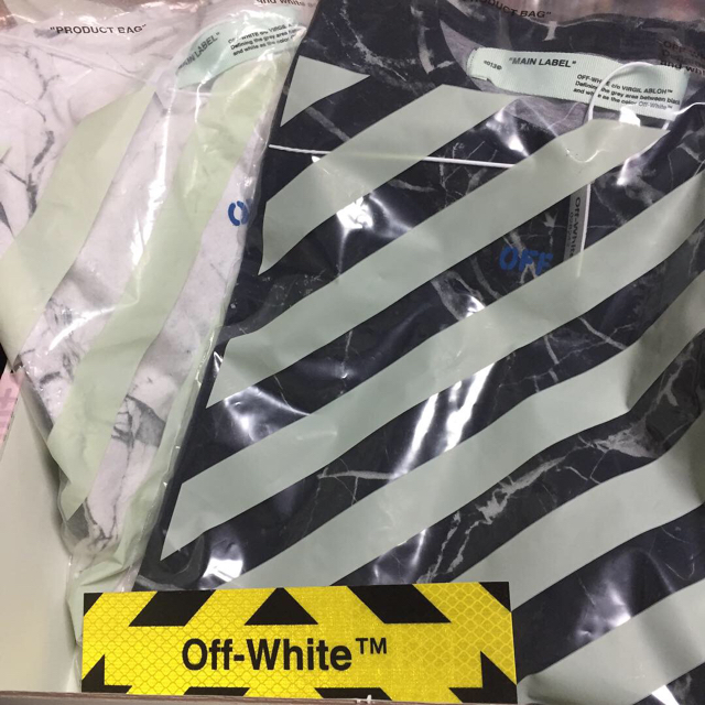 OFF-WHITE(オフホワイト)の欧州限定 新品 S Off-White × Mr.porter コラボ Tシャツ メンズのトップス(Tシャツ/カットソー(半袖/袖なし))の商品写真