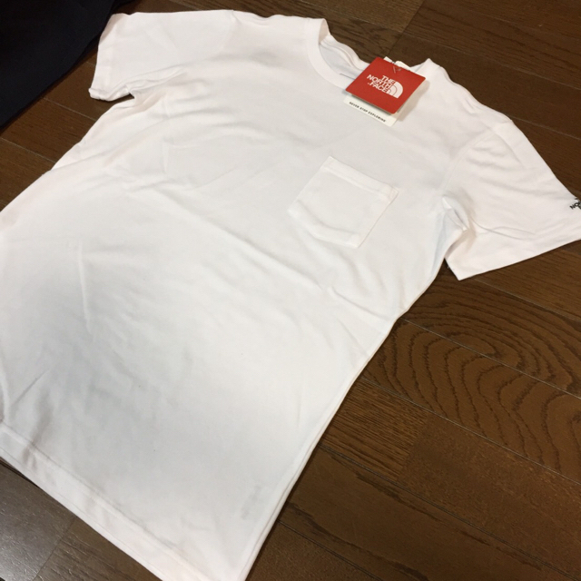 THE NORTH FACE(ザノースフェイス)の値下げ！ノースフェイス ポケットTシャツ ロゴ刺繍Tシャツ レディースのトップス(Tシャツ(半袖/袖なし))の商品写真