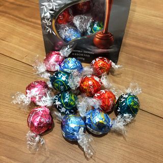 リンツ(Lindt)の☻お値下げ☻ 激レア☆ リンツ リンドール リミテッドエディション(菓子/デザート)