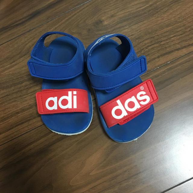 adidas(アディダス)のアディダス ベビー サンダル キッズ/ベビー/マタニティのベビー靴/シューズ(~14cm)(サンダル)の商品写真