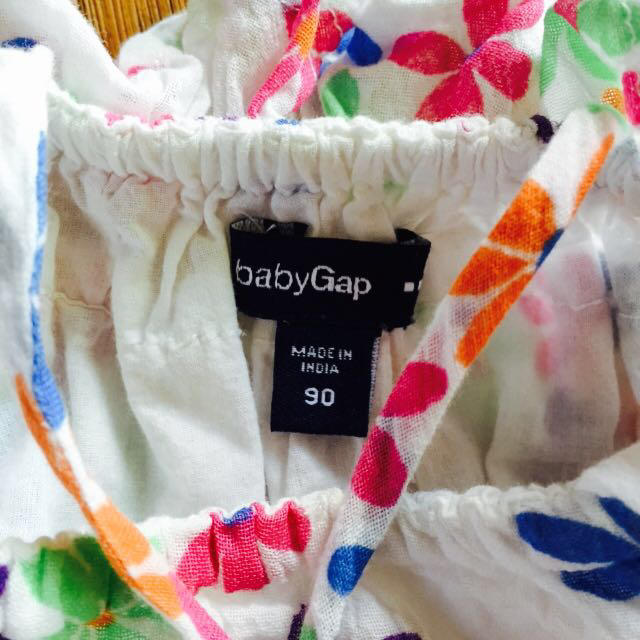 babyGAP(ベビーギャップ)のbabyGAPキャミ90㎝ キッズ/ベビー/マタニティのキッズ服女の子用(90cm~)(Tシャツ/カットソー)の商品写真